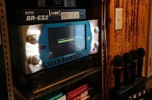 業務用カラオケ機器